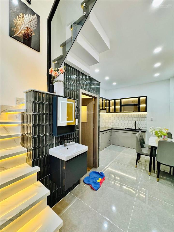 Hiếm  siêu phẩm 3 tầng 3pn 3wc  hxh gần sân bay, cv gia định, nguyễn kiệm  5.58 tỷ