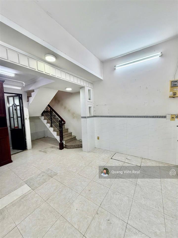 Hiếm nhà nở hậu 3pn,3wc, sân thượng cách 1 căn ra hxh phan văn trị  chỉ hơn 4 tỷ