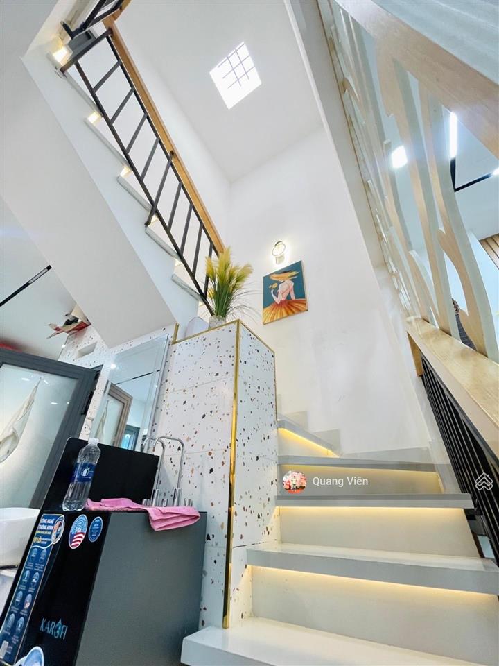 Nhà đẹp 42m 3pn  hxh lô góc 2 mặt thoáng gần chợ hạnh thông tây  nhỉnh 5 tỷ tl