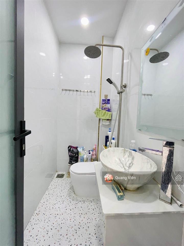 Hxh lô góc 2 mặt thoáng 3pn 3wc  gần chợ hạnh thông tây, công viên làng hoa  nhỉnh 5 tỷ