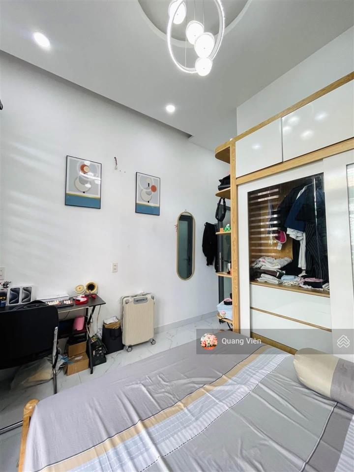 Hxh lô góc 2 mặt thoáng 3pn 3wc  gần chợ hạnh thông tây, công viên làng hoa  nhỉnh 5 tỷ