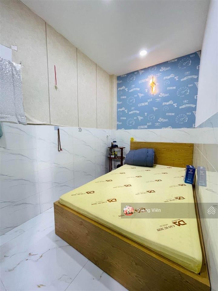 Hxh lô góc 2 mặt thoáng 3pn 3wc  gần chợ hạnh thông tây, công viên làng hoa  nhỉnh 5 tỷ