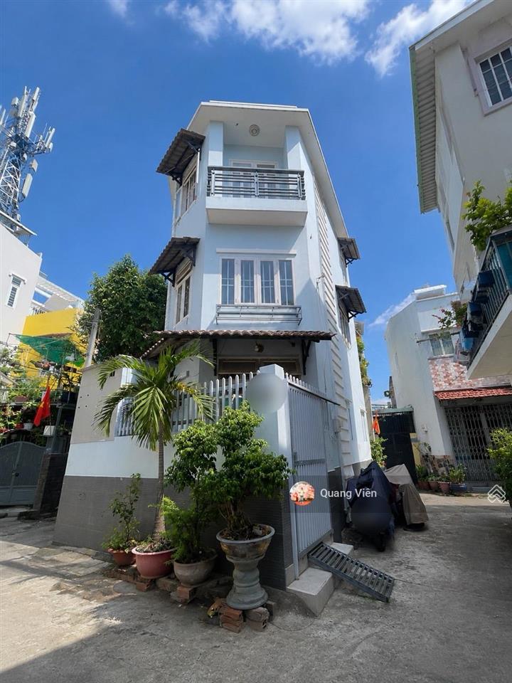 Nhỉnh 4 tỷ, nhà 3 tầng, 40m 4pn, 3wc, gần emart phan văn trị, sát phạm văn đồng