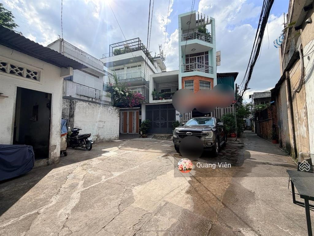 Nhỉnh 4 tỷ, nhà 3 tầng, 40m 4pn, 3wc, gần emart phan văn trị, sát phạm văn đồng