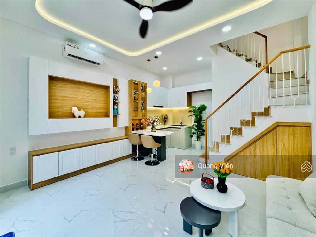 Nhà 3 tầng mới đẹp 2pn 3wc  full nội thất, gần chợ gò vấp, sân bay tsn 5p, nhỉnh 5 tỷ tl
