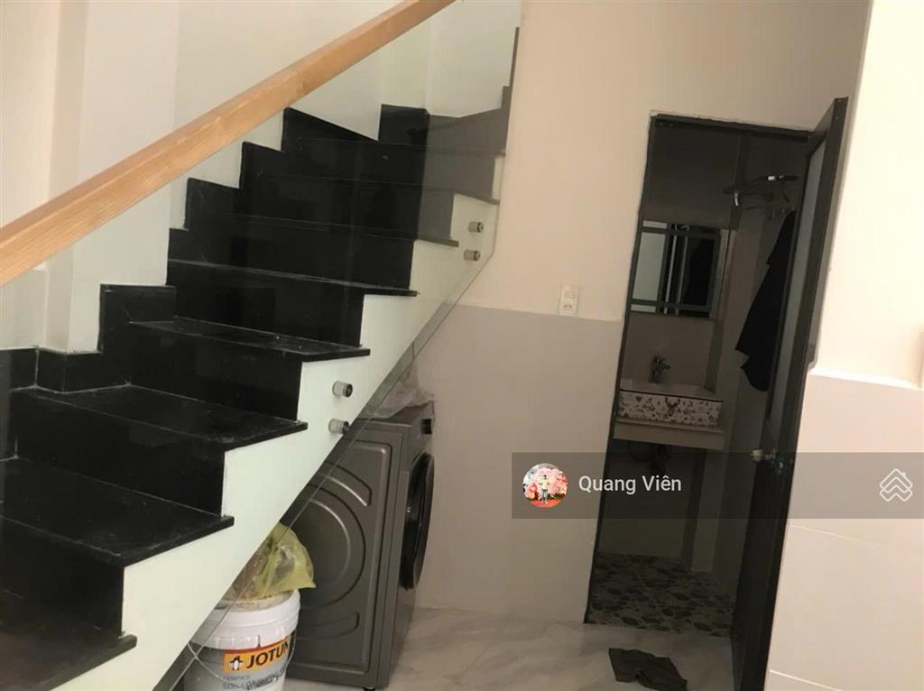 Nhà đẹp 2pn 2wc, ngay đh công nghiệp 4 xe hơi đỗ cổng, chỉ hơn 4 tỷ