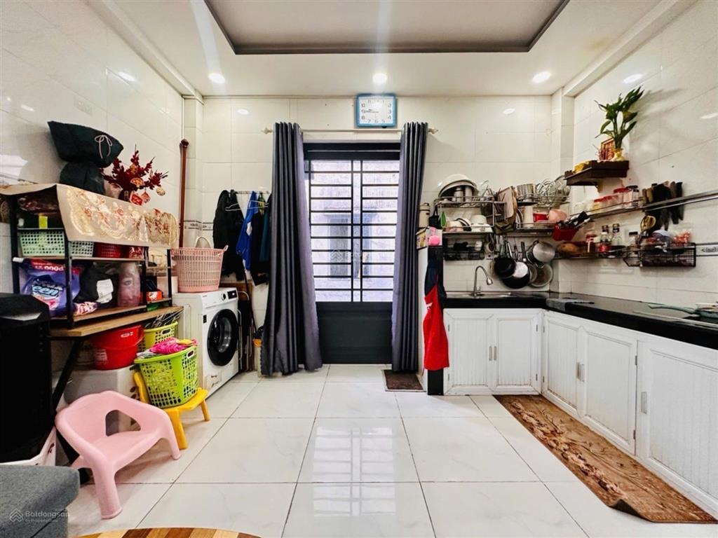Hàng ngon  ngay coopmart quang trung  40m2, 3 tầng 4pn 3wc hẻm thông  chỉ hơn 3 tỷ
