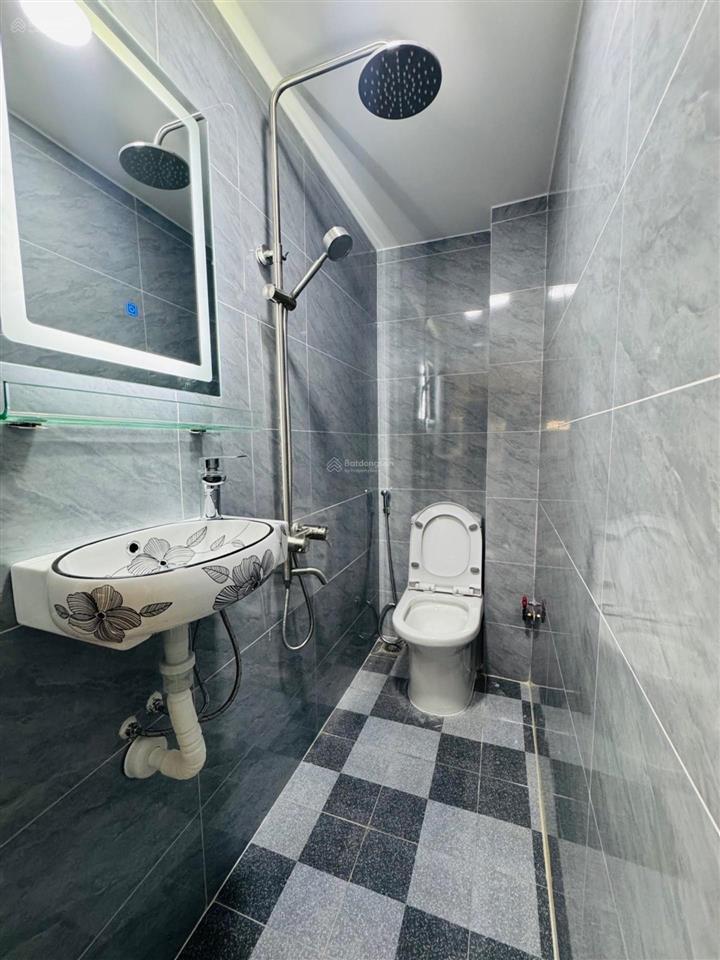 Nhà đẹp, vị trí đẹp 3pn 2wc  gần vincom, cityland, sân bay tsn 5p hẻm xe tải thông