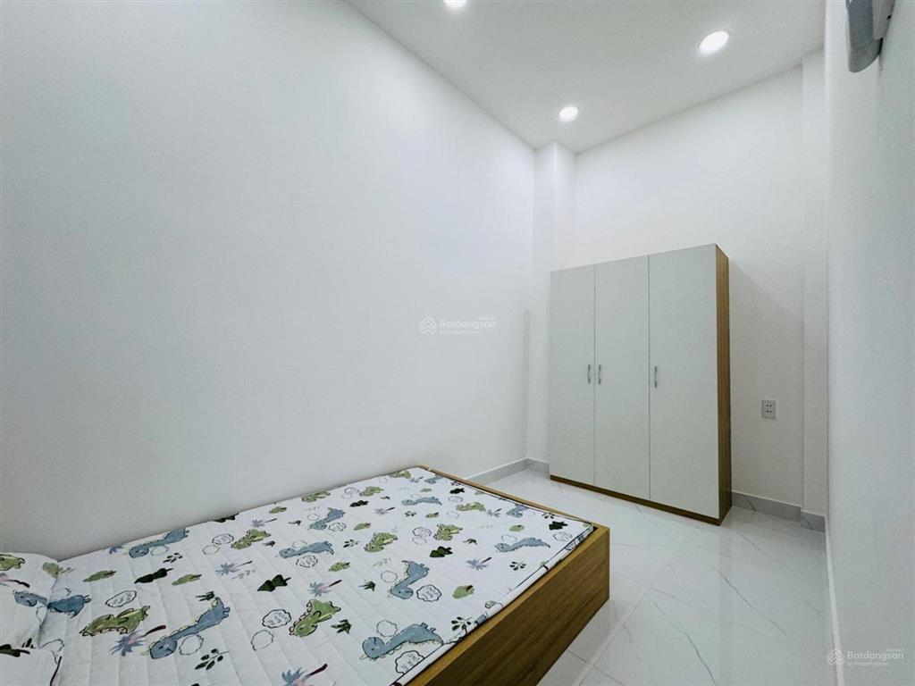 Nhà đẹp, vị trí đẹp 3pn 2wc  gần vincom, cityland, sân bay tsn 5p hẻm xe tải thông
