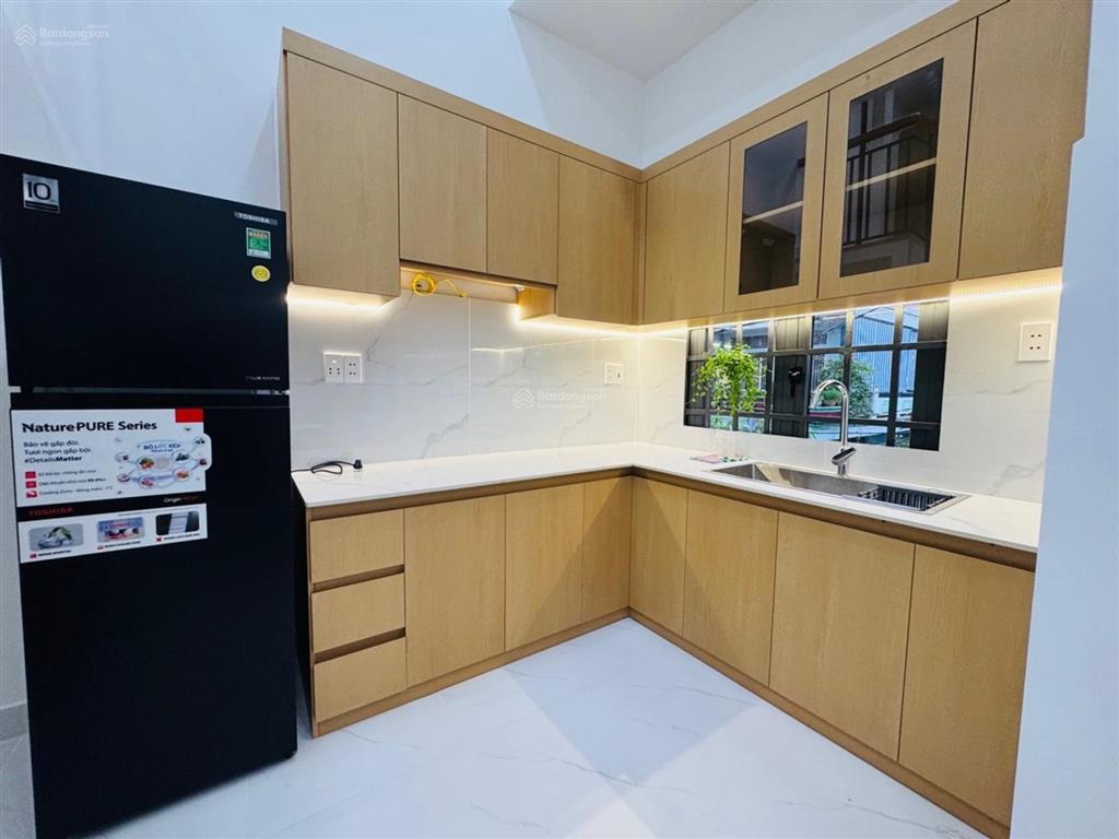 Nhà đẹp, vị trí đẹp 3pn 2wc  gần vincom, cityland, sân bay tsn 5p hẻm xe tải thông
