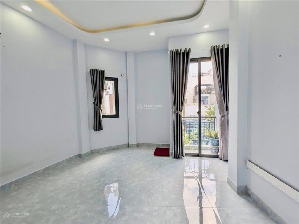 Khu ẩm thực bùi đình tuý  3 tầng  2pn 3wc  hẻm 5m thông gần mặt tiền  nhỉnh 5 tỷ