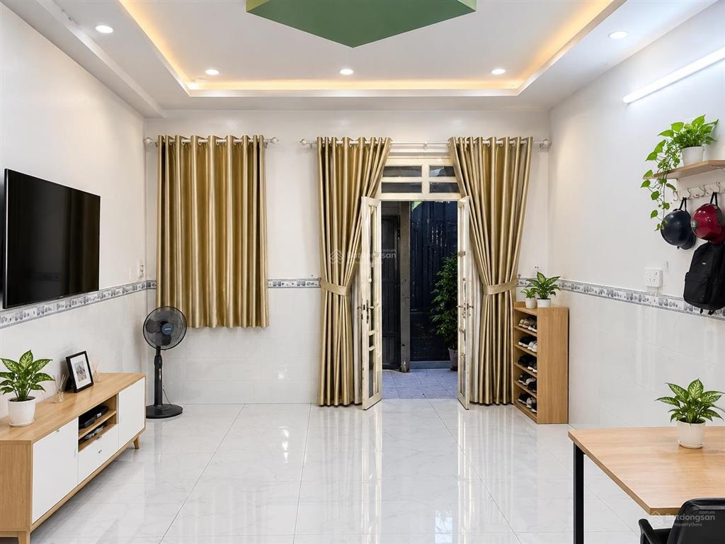 Chỉ hơn 4 tỷ có ngay nhà phố hxh cạnh chợ gò vấp 2pn 2wc  mua ở ngay