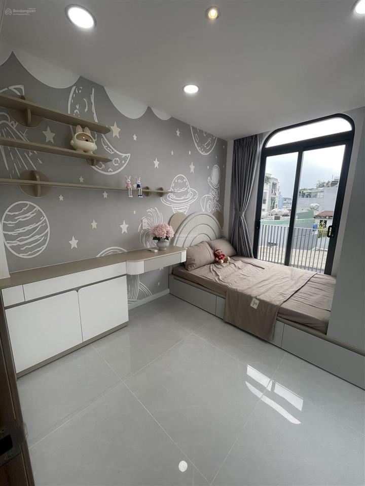 Nhà mới 4 tầng 3pn 4wc, gần chợ gò vấp, đh công nghiệp, giá chỉ hơn 5 tỷ