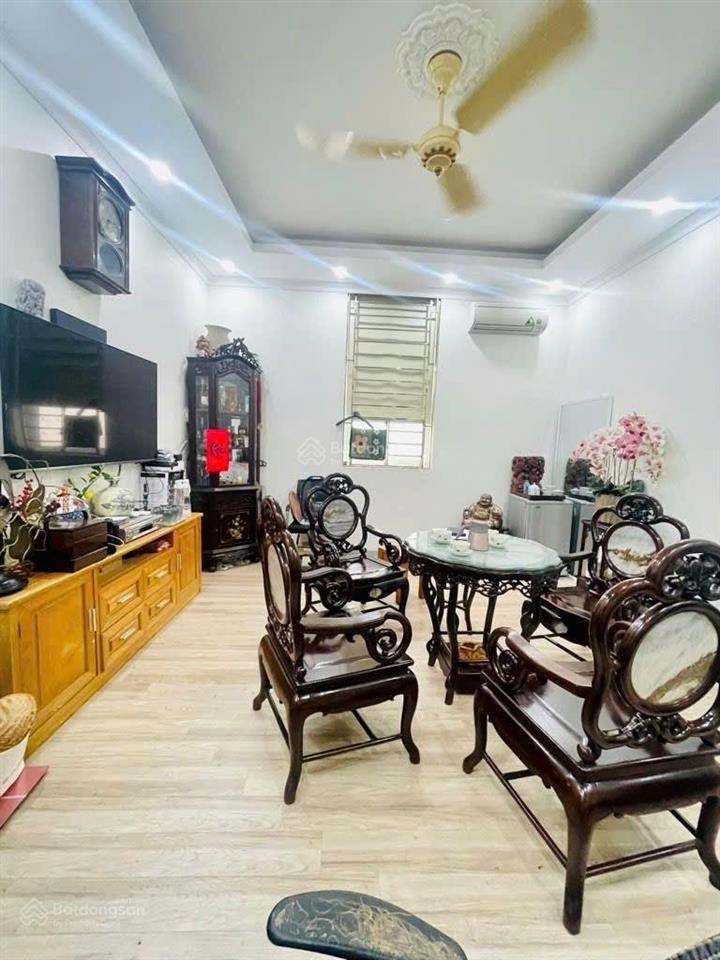 Nhà mặt tiền siêu khủng  ô tô tránh  cách phố 50m