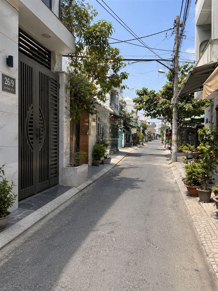 Sát mt hương lộ 2 xe hơi đổ cửa ngay khu phân lô đồng bộ.
 giá chỉ hơn 6 tỷ nhỏ xíu (còn tl )
