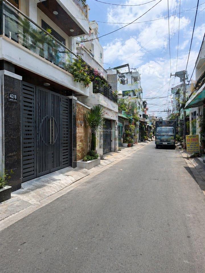 Sát mt hương lộ 2 xe hơi đổ cửa ngay khu phân lô đồng bộ.
 giá chỉ hơn 6 tỷ nhỏ xíu (còn tl )
