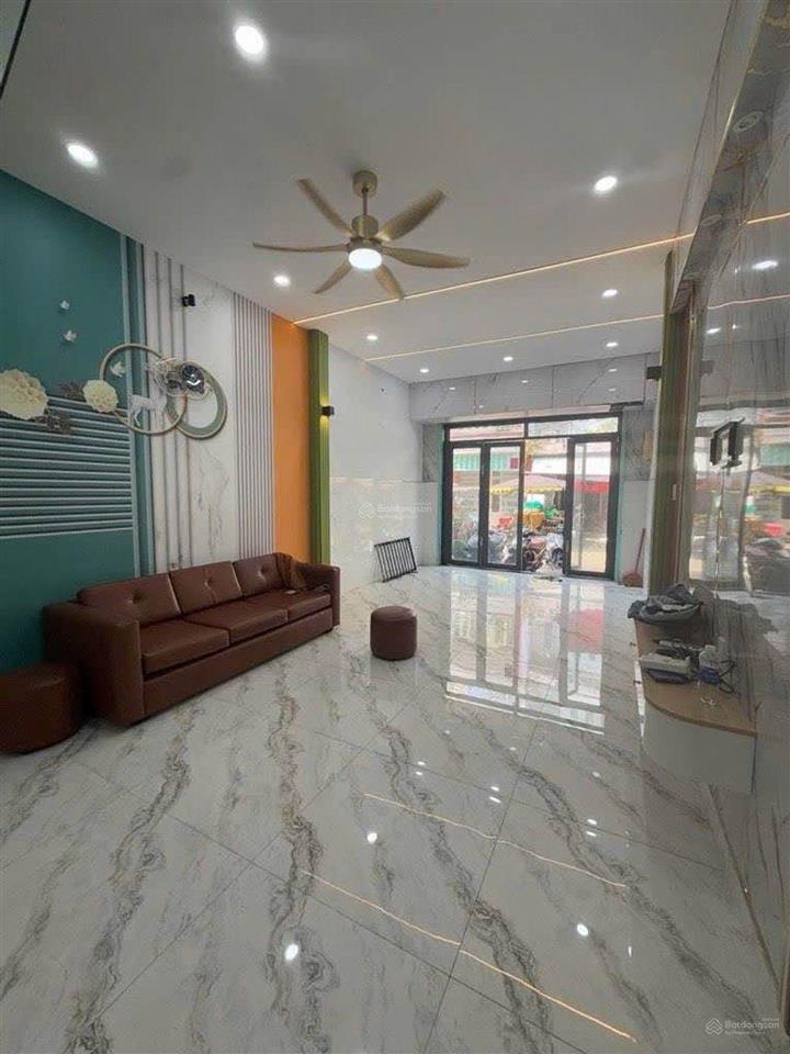 Siêu phẩm tây thạnh tân phú lại về
đường xe hơi + 4 lầu 4pn +nhà mới sạch vào ở ngay
dt 70m