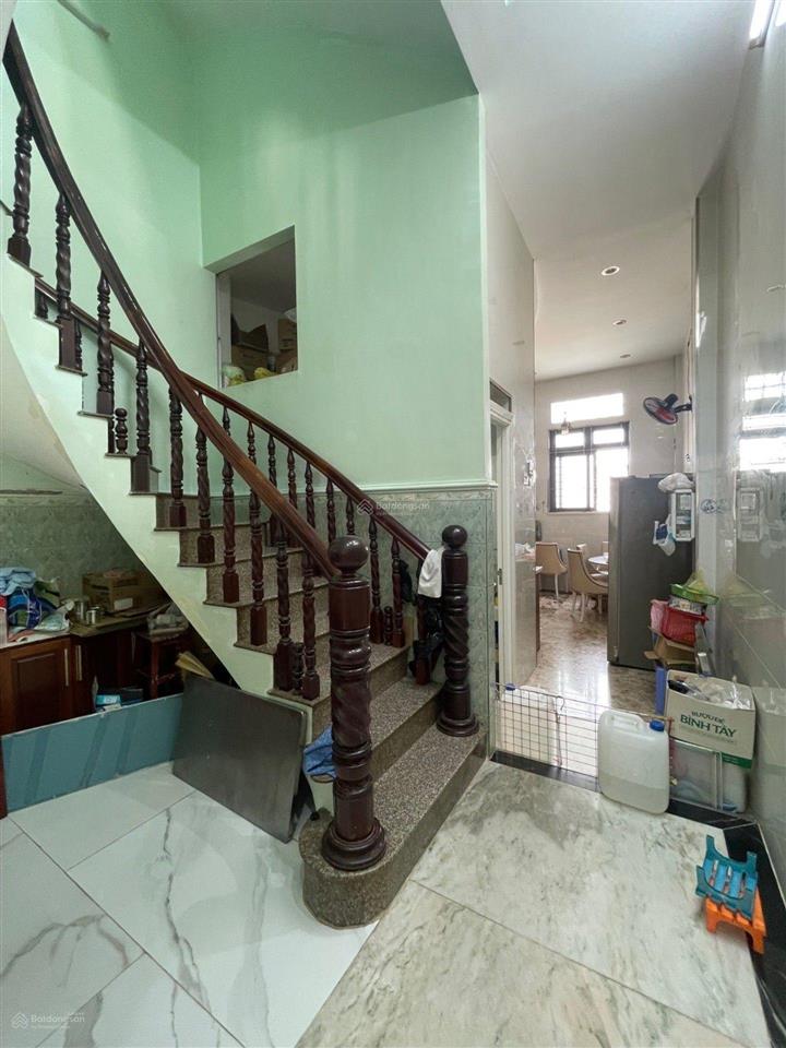 Hẻm xe tải +sát mặt tiền tô hiệu tân phú + giá chỉ hơn 6,1 tỷ +ngang 4,2m dài 18,3m