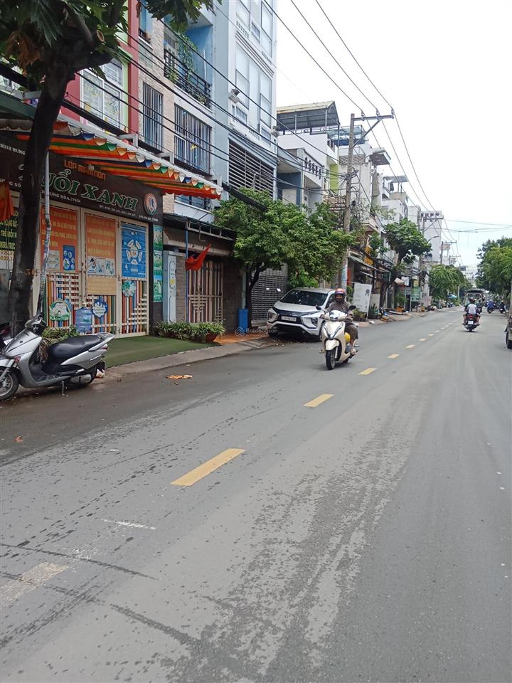 Chỉ 10,2 ty sỡ hữu căn nhà mặt phố , mới đẹp dọn vào ở ngay