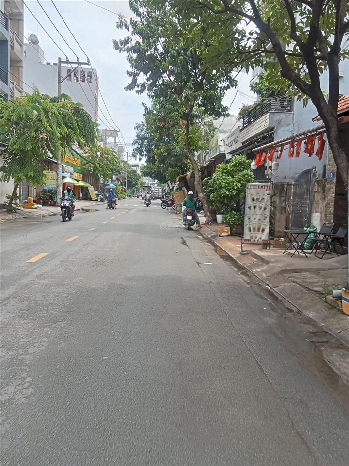 Chỉ 10,2 ty sỡ hữu căn nhà mặt phố , mới đẹp dọn vào ở ngay