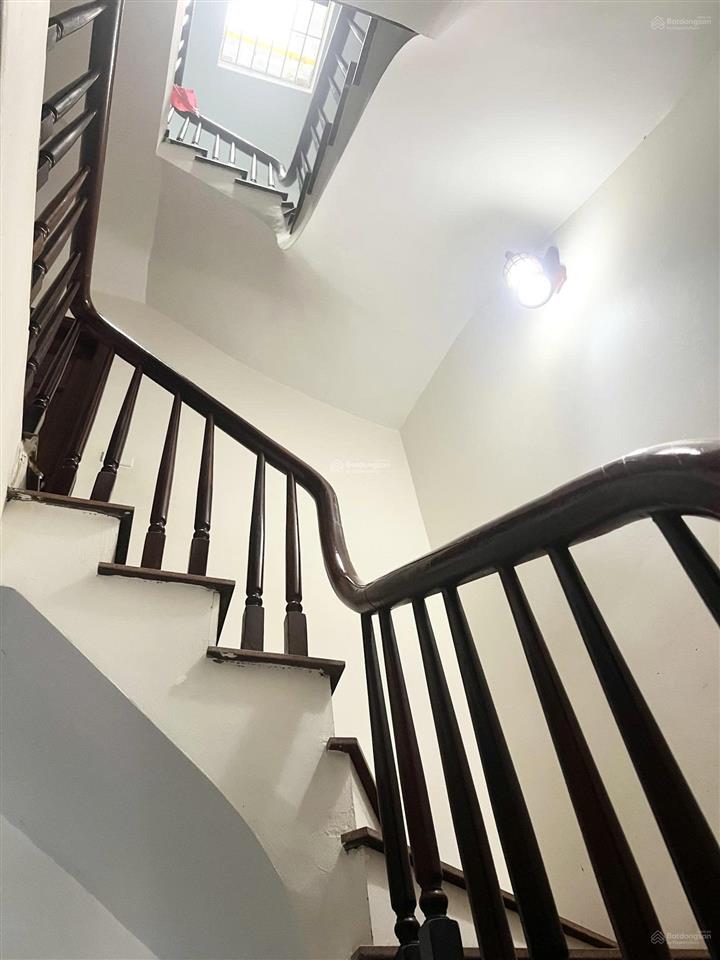 Bán nhà bằng b hoàng liệt, 40.5m² x 5 tầng, ô tô vào nhà, cách đường lớn 30m