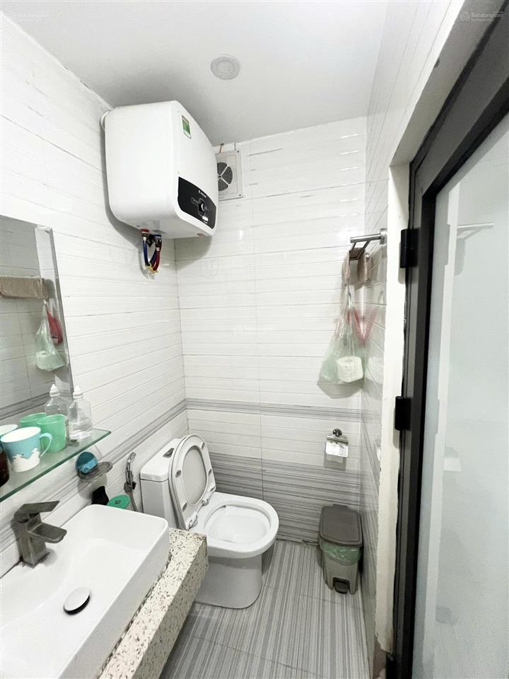 Bán nhà bằng b hoàng liệt, 40.5m² x 5 tầng, ô tô vào nhà, cách đường lớn 30m