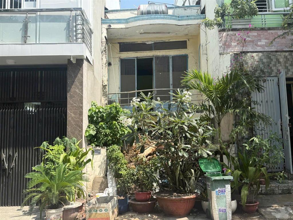 Bán đất tặng nhà cấp 4  vị trí đẹp nguyễn quý yêm, an lạc, bình tân chỉ 5.35 tỷ
