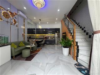 Bán nhà 2 lầu đẹp (3 phòng ngủ)  tặng full nội thất