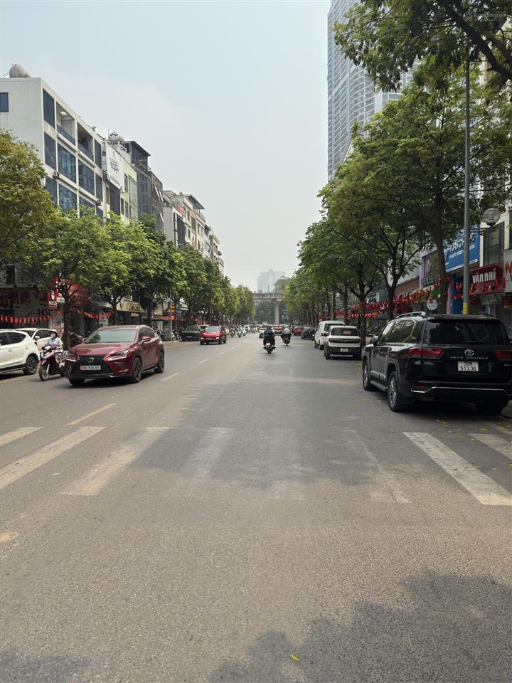 Bán nhà cầu giấy đẹp ko vết xước  dt 50m2  mt 4m  7 tầng thang máy  full nội thất  20m ra phố