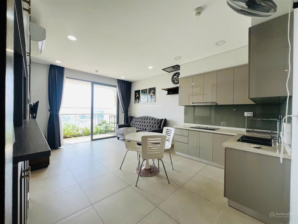 Bán căn 2pn2wc, sổ sẵn giá 4tỷ650 river panorama quận 7