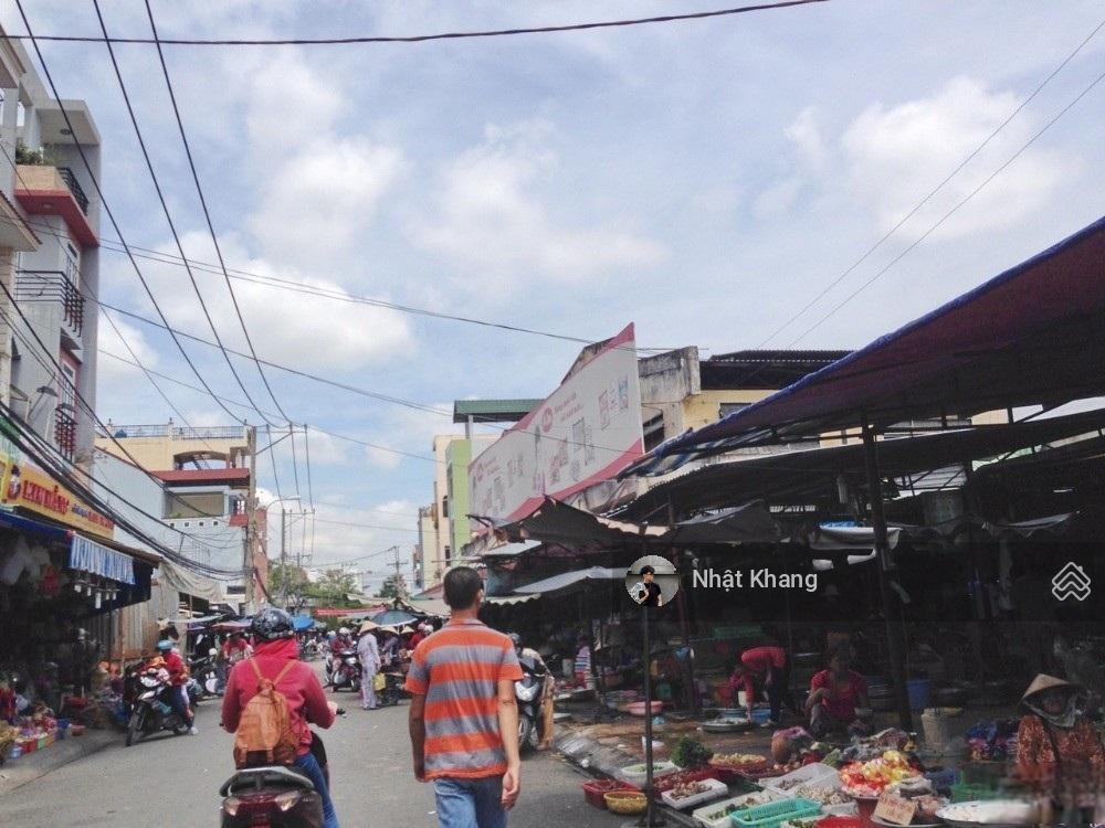 Bán nhanh 101m2 đất tân thông hội đường liêu bình hương gần chợ việt kiều giá 1tỷ có sổ hồng riêng.