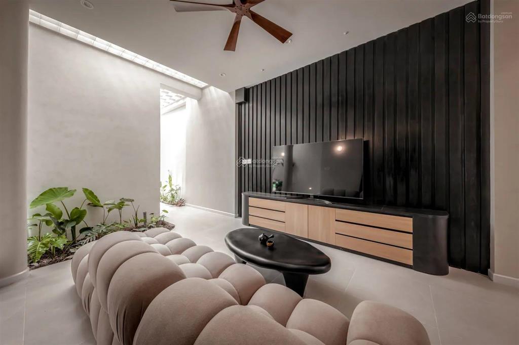 Bán căn nhà ống thị trấn củ chi 2pn 2nv 1 bếp và 1 phòng khách rộng rãi giá 1ty8 shr .