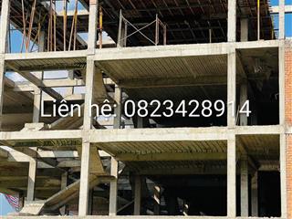 Nhà mặt phố trục đường chính, rộng rãi thoải mái