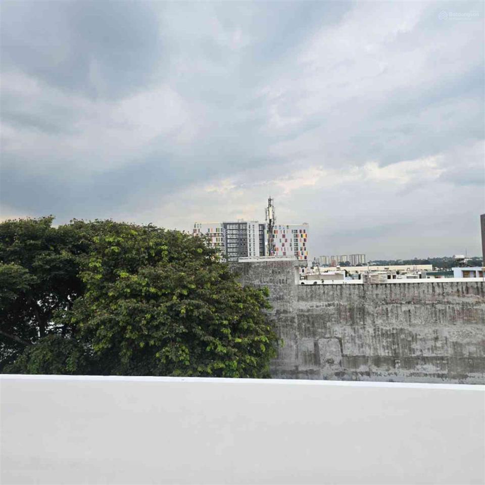 Bán nhà ở hiện hữu xd 4 tầng có 8 phòng chdvđường man thiện gần chợ tăng nhơn phú a (85.7m²) 8.5 tỷ