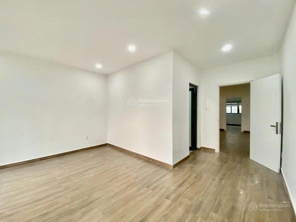 Nhà đẹp mới xây  68a lê văn sỹ, p10, q. phú nhuận, 5,5x22m, 5 tầng, hầm, sàn suốt