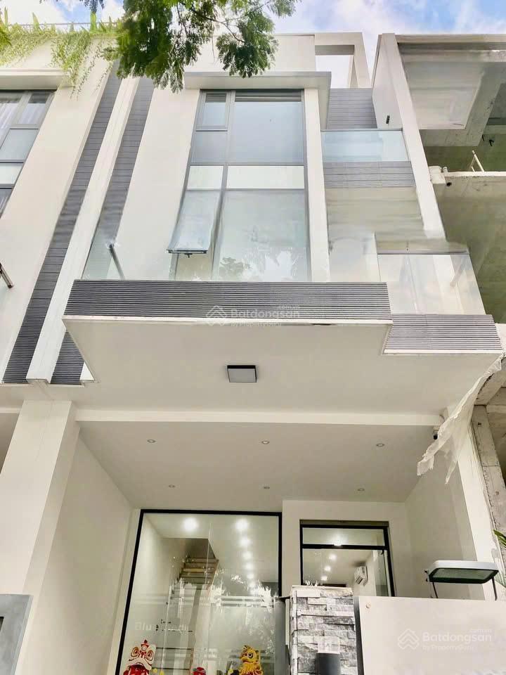 Nhà đẹp mới xây  68a lê văn sỹ, p10, q. phú nhuận, 5,5x22m, 5 tầng, hầm, sàn suốt