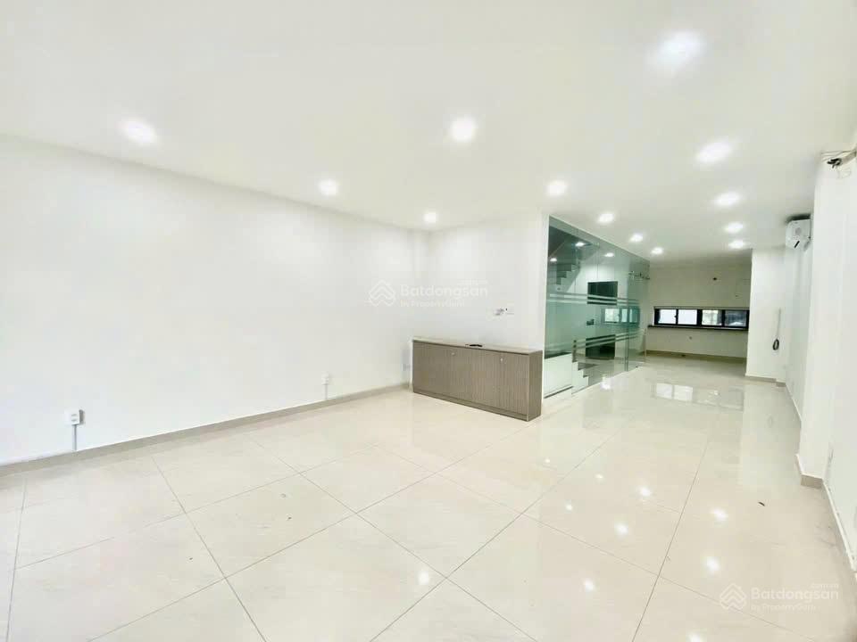 Nhà đẹp mới xây  68a lê văn sỹ, p10, q. phú nhuận, 5,5x22m, 5 tầng, hầm, sàn suốt