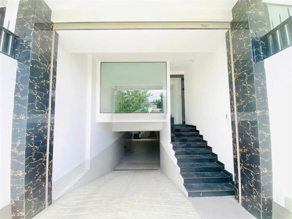 Duy nhất 1 căn  179a phan xích long, phú nhuận, 5x20, hầm 5 tầng, nhà mới tinh