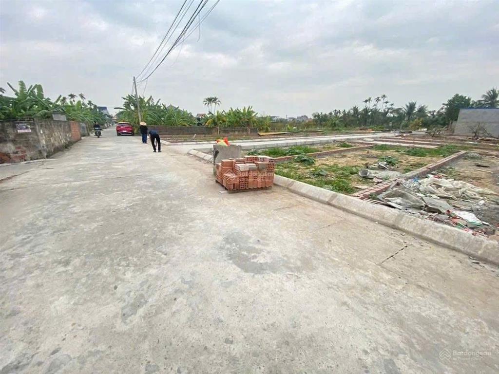 Em cần tiền bán lô đất 60m2 tại phường lê ích mộc