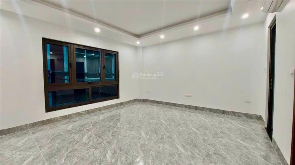 Cực hiếm  nhỉnh 7 đồng  nhà mới thang máy  lai xá  ô tô tránh