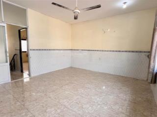 Nhà bên hông trường võ trường toản, ngang 5,6m cực hiếm 4,8 tỷ