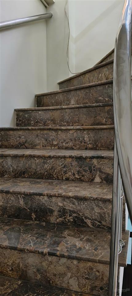 Cho thuê nhà giá rẻ, căn góc cực thoáng, thích hợp ở, kinh doanh, gần chợ hoàng hoa thám, nhà ga t3