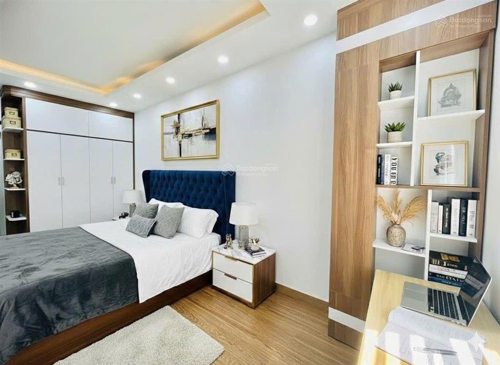 Bán nhà tôn đức thắng  5 tầng 38m  8 tỷ