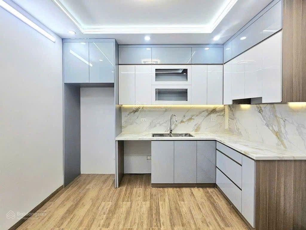 Trần hữu tước  nhà mới 7 tầng thang máy  11.4 tỷ