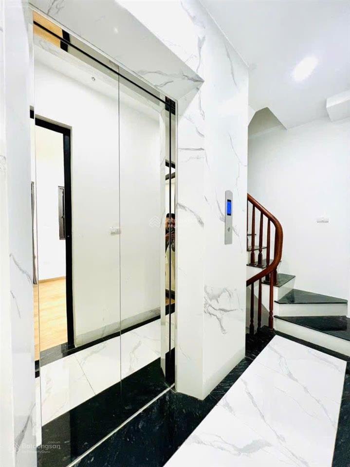 Trần hữu tước  nhà mới 7 tầng thang máy  11.4 tỷ