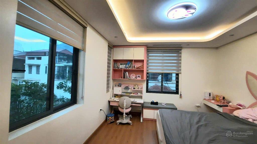 Lô góc 3 mặt đường  kinh doanh đỉnh  đối diện công viên, trường học  gần hồ linh đàm