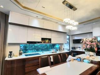 Lô góc 3 mặt đường  kinh doanh đỉnh  đối diện công viên, trường học  gần hồ linh đàm
