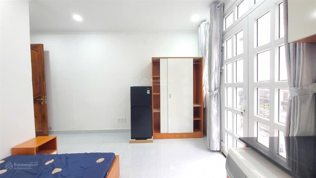 Cho thuê căn hộ ban công, có máy giặt riêng gần đh ngoại thương, đh giao thông vận tải, hutech, uef