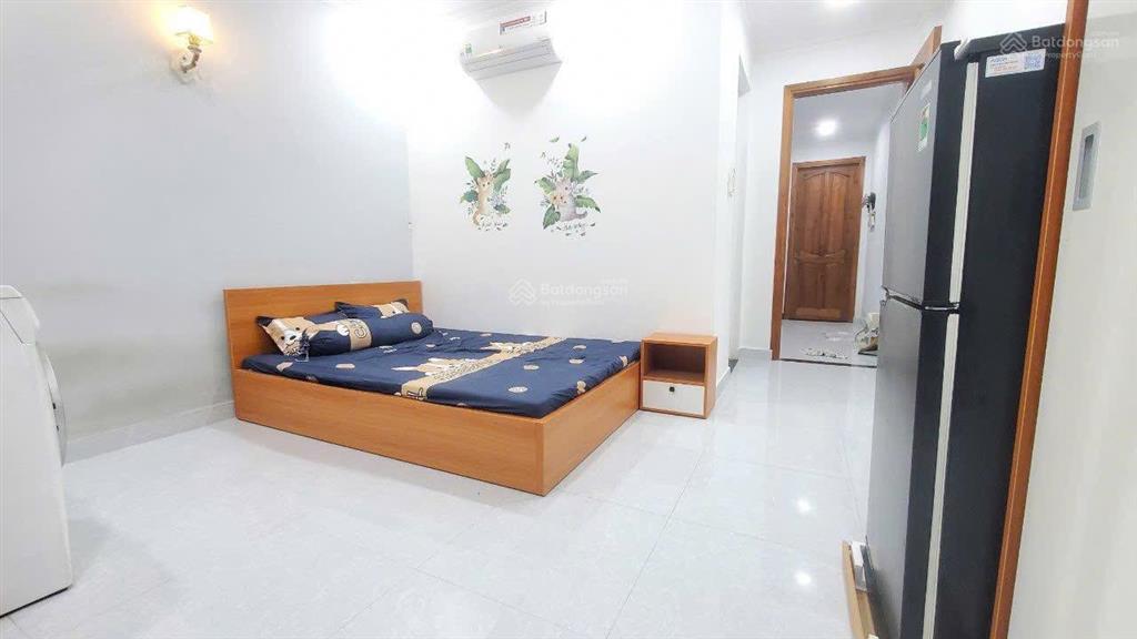 Cho thuê căn hộ ban công, có máy giặt riêng gần đh ngoại thương, đh giao thông vận tải, hutech, uef