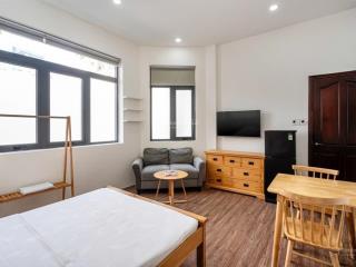 Căn hộ cửa sổ trời, thang máy tận giường gần ngã tư phú nhuận